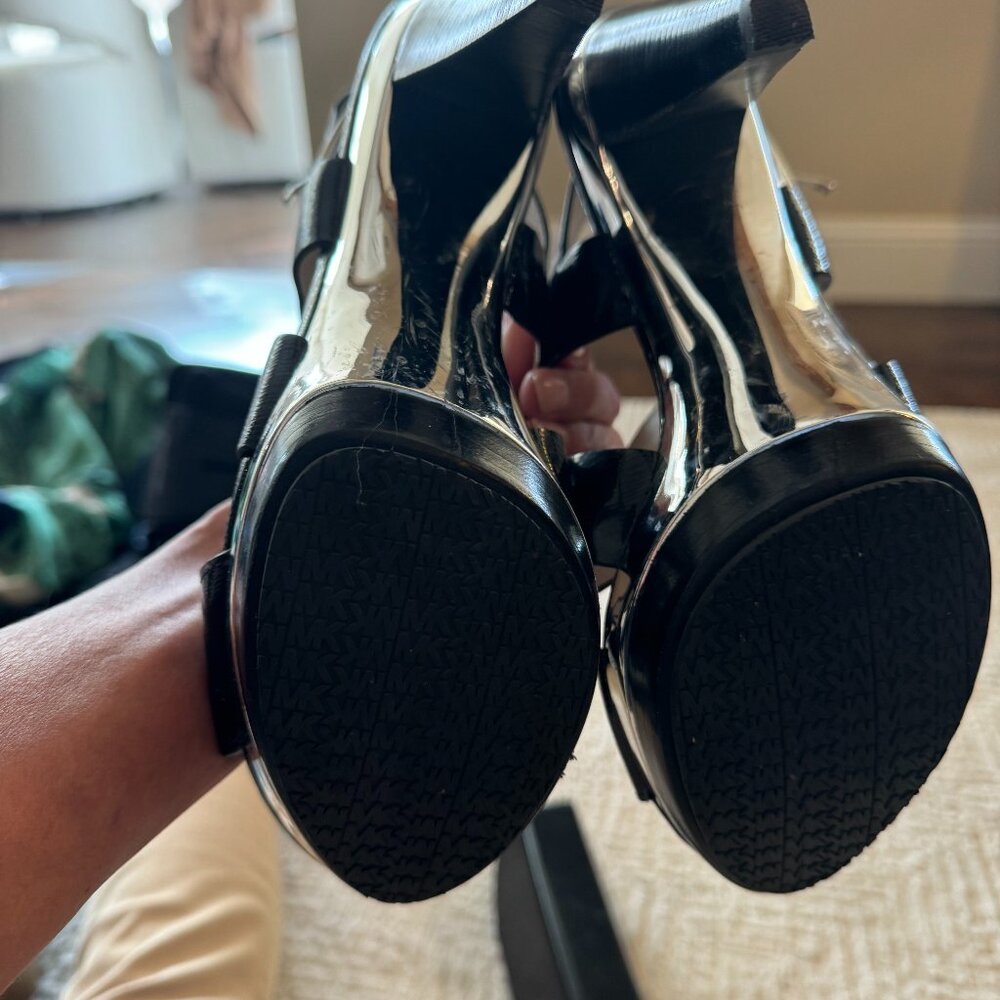 Michael Kors beautiful pumps